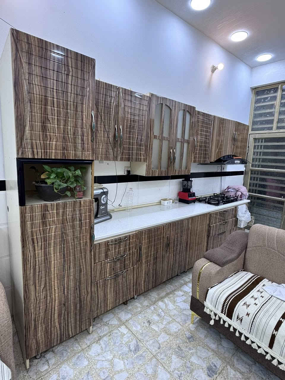 السلام عليكم غراض مستخدمه البيع
كامنتر خشب اجدي سعره 550 وبي مجال بسيط 
غرفة نوم نضيفه سعره 350 وبيه مجال تركي كنتور ست بوب 
عنواني بغداد الامين الثانية رقمي ***********
