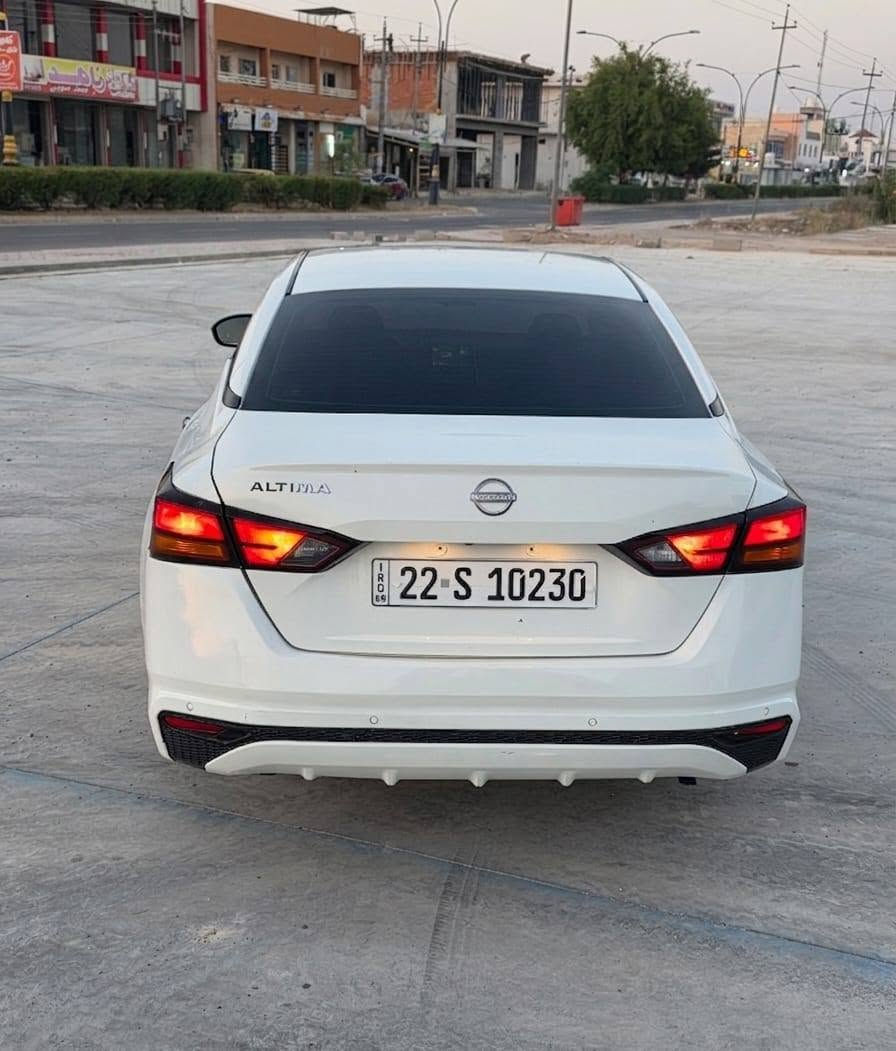 للبيع التيما S 
السعر 147بيها مجال
***********
موديل 2023
بصمة تشغيل
كاميرة خلفيه 
تثبيت سرعه 
شاشه لمس 
كاميرا خلفي 
تايرات جديد 
ماشيه 45
لايتات زنون بلادي 
كير مكينه بشرط 
سيارة بيها بونيد كلير بدون دواخل بدون ايرباك شرط قبق جنطه صبغ
صور حادث بل منشور 
رقم سنويه جديد تحويل ثاني يوم 
مكان السياره ديالى خانقين
***********

