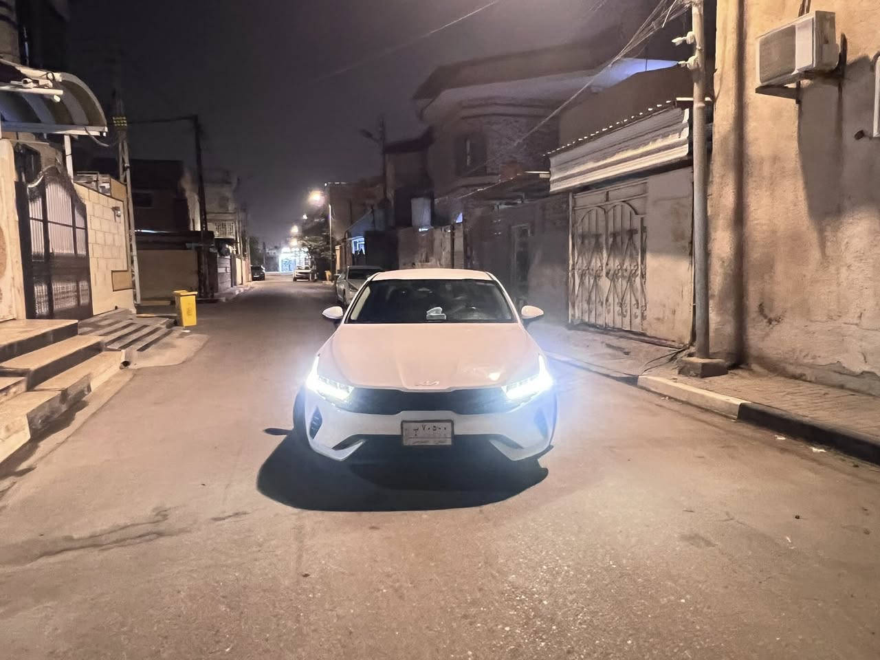 سلام عليكم K5 للبيع 2022سيارة مكينة وكير وحدادية وتخم تاير سيارة جديدة بمعنة الكلمة محرك 1600 تيربو سيارة بيهة اربع قطع صبغ بدون حادث فقط كلير سيارة رقم بصرة معوقين وبل عافية عل ياخذهة ربع دينار ما تصرف عليهة 
سعر 130 وبيهة مجال 
 رقم ***********بي واتساب
