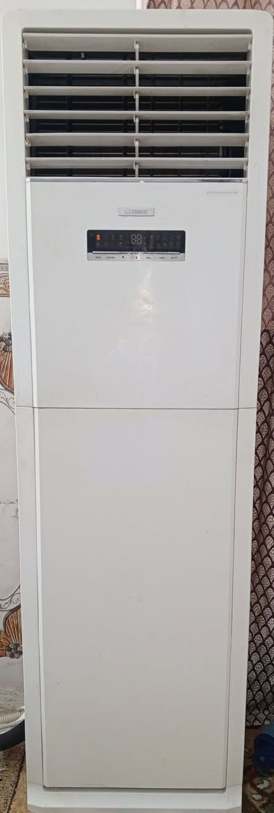 السلام عليكم 
للبيع سبلت كنتوري نوعيه كري دبل فان ضخم قياس 3طن تبريده ثلج ❄️ خير من الله غني عن التعريف جهاز خير من الله حاليه مشدود ومشتغل  ع فحص مكانه الصويره سعره مليون و100وبي مجال  المايعرف الجهاز لا يكسر بي هاتف ‏‪***********‬‏
