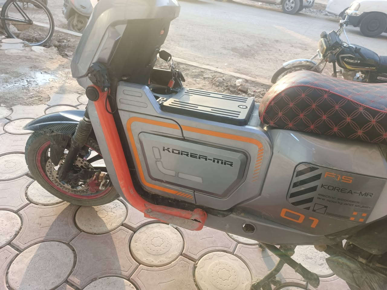 للبيع
دراجة شحن لبيع السم دراجة  Utility Scooter والقب F15 مدير 2025 طلعت من ومدت الاستعمال مالته أقل من شهرين تجي مواصفات 6بطاريات صناعة كوريا وقوت بطارياته تتراوح بين 700W بين1000W بيه بس لايلونة مال محط رجل مشلوعة وبريك خلفي كلش بسيطة السعر 600 وقابلة للتفاوض هاذة رقمي للاستفسار *********** العنوان الحلة حيلمام مقابيل سنتر السعار
