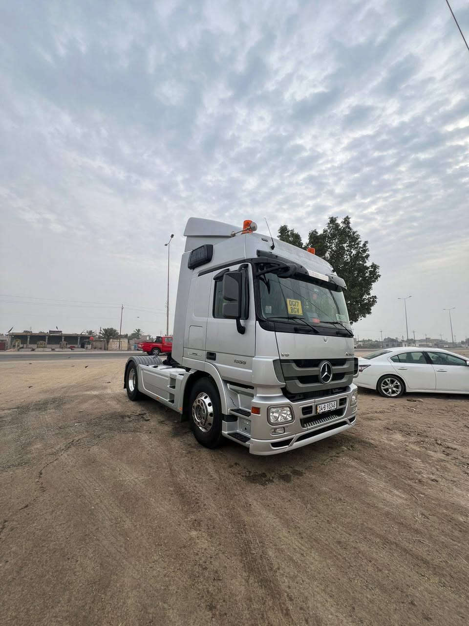 سلام عليكم مديل 11 سياره كفالة عامه مكينه 18/55  سياره جاهزة تكياله سنتين سياره ماشيه 300 تانكي حازم 25 كبل الشغل ما بيه اي نقص رقم بصره رقم *********** ابو مسلم
