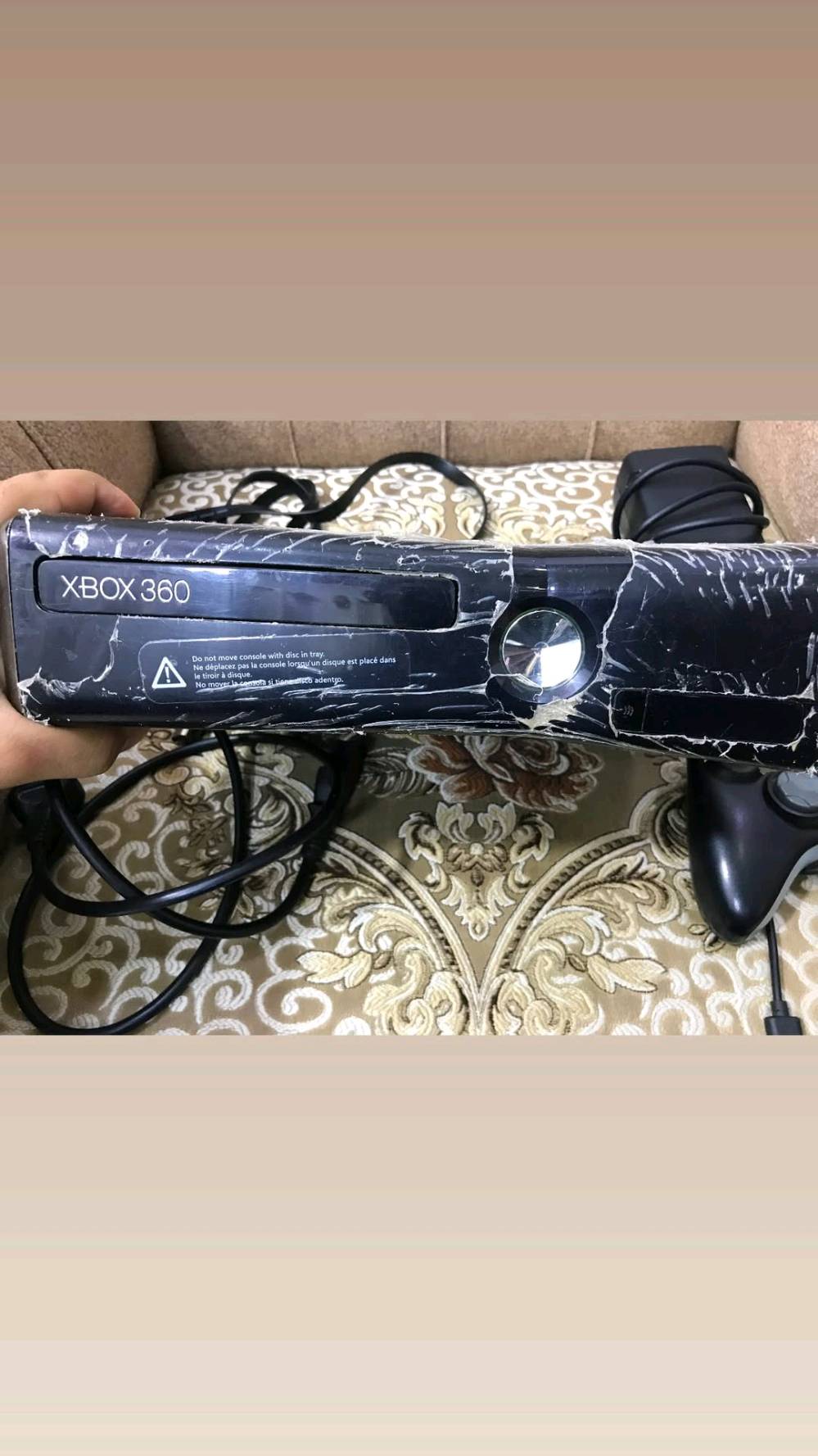 xbox 360 للبيع
نضيف كلش الامريكي موجودة كامل ملحقاته وبعده بالنايلون مامفتوح ووياه 2 جوستكات و 83 لعبة

السعر 95 مكاني ميسان