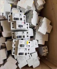 ألسلام عليكم يتوفر أيرثكج ٢٥ /٣٢ /٤٠ /٦٣ /١٠٠ أمبير ياباني وكوري وفرنس...