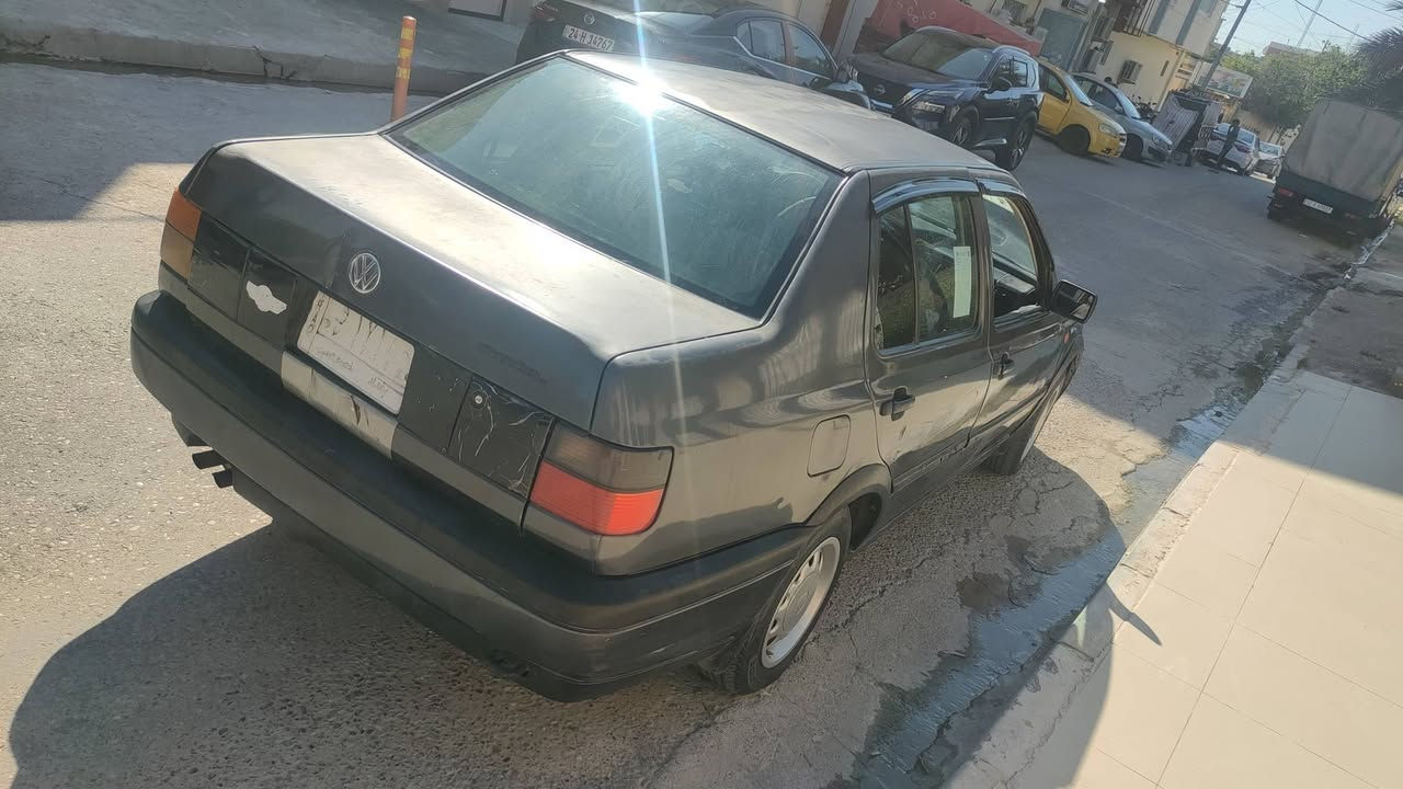 سلام عليكم
ڤنتو للبيع موديل 93
صبغ عام جماليه كير محرك شرط 
تبريد شغال كابون ورقي شغال بيها صاحبها بل موصل 
السعر 30 بيها مجال للتواصل 
***********
