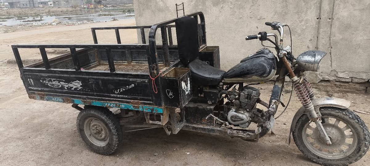 سلام عليكم ستوته امتيار رقم ابيض السعر 1300وبيه مجال البصرة كرمت علي رقم ***********
