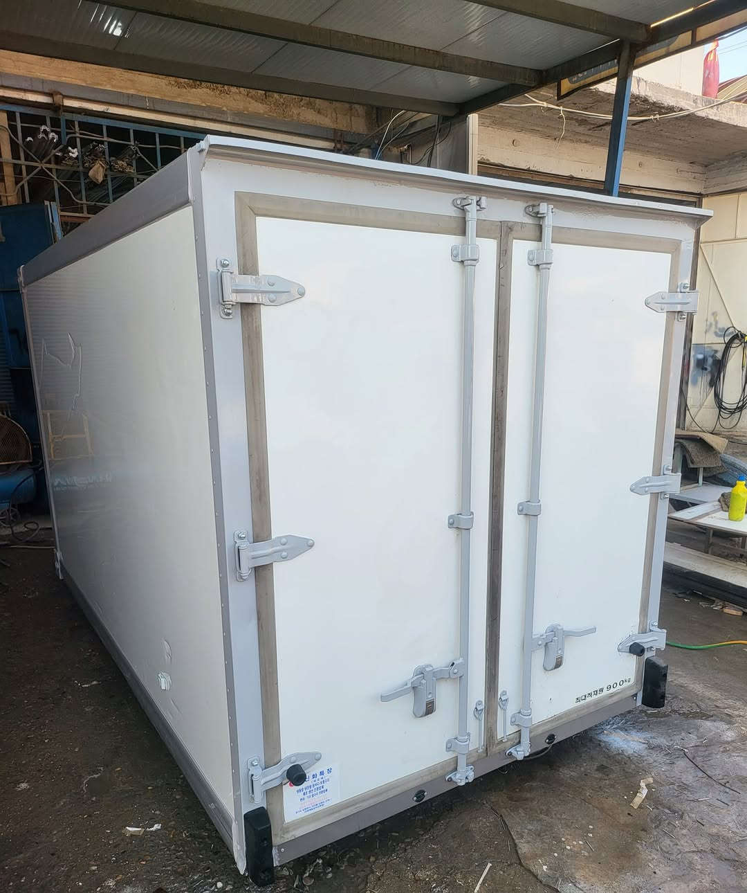 براد فحل 4000
للبيع عنوان بغداد حي الصناعي كسره وعطش 
***********
