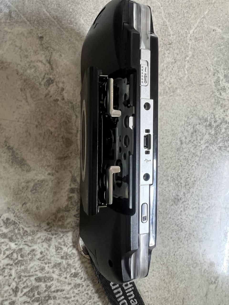 لدي جهاز PSP 1004 للبيع


**إذا كنت صاحب هذا الإعلان وتريد حذفه لأي سبب، رجاءا أرسل رسالة إلى الدعم الفني**