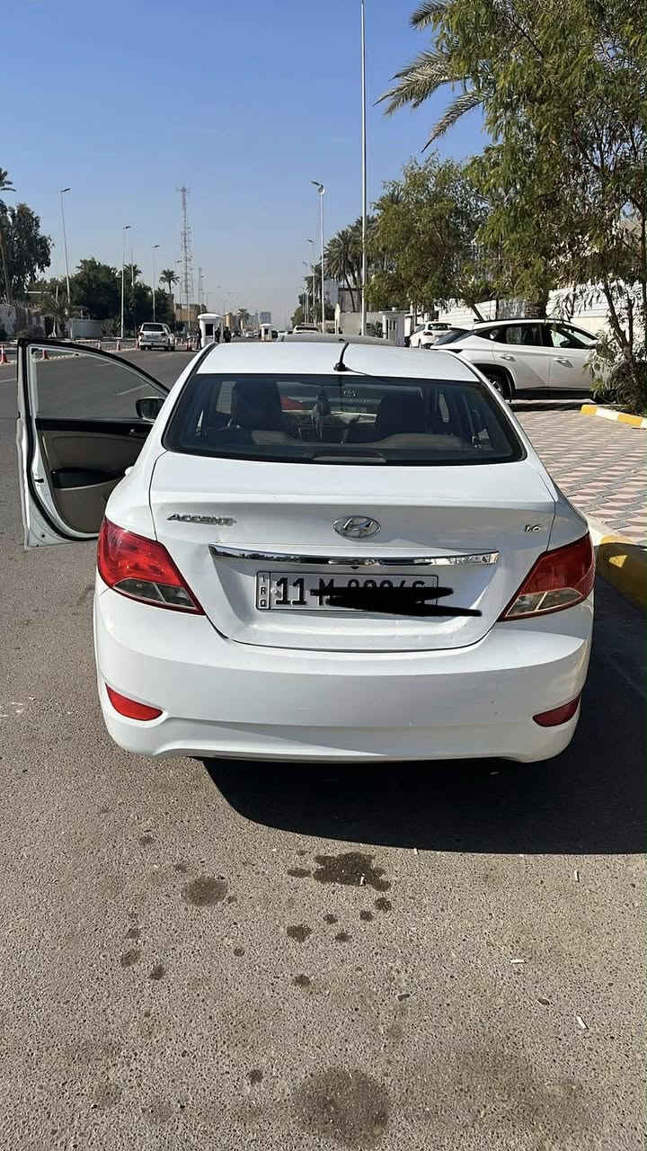 أكسنت موديل 2016 🔥( خليجي) 
4 دسك 
محرك مكفول ١٦٠٠ دوش دبل قطرة المرغوب
كير اي تي  
فتحة سقف 
اشاير بالمري  
تحكم ستيرن
تخم تاير جديد ويل العادي المرغوب  
تبريد ثلج ❄️شرط الكفاله 
دسكات جدد امامي خلفي حداديه جديده 
شاشه اصليه كورية وكامره  
دواخل نضيفة جدا + دوشمة 
عبوة فيت بم جديدة السيارة مسويلها سيرفس وادامة بالكامل فلاتر كلها جدد 
تدفئه 
اشاير لد خلفيه 
رقم انكليزي الحديث 
السيارة بيها ٣ قطع صبغ اثر طخات خفيفه بدون لغود وشاصي السيارة مال بنية وكلشي واضح بالتصوير وبيها سونار وبأسمها 
انطيك محرك وكير مكفول لاتنقيص ولاتبخير ولامفتوحات بيهن برغي 
سنوية تنتهي بال ٢٠٢٨  
مكانها بغداد حي العامل 
السعر ١٠٤ 
رقم الهاتف *********** 
عداد المسافة ٩٠ الف كيلو متر
