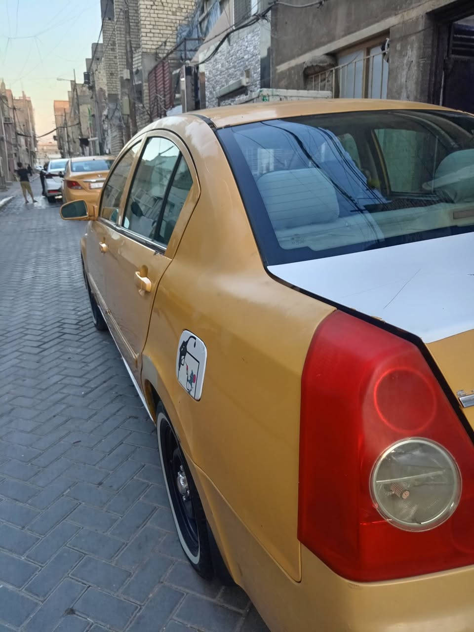 سياره شيري اي فايف موديل ١٢ مكينه ٢٠٠٠ جديده كير نضيف تخم تايره تبريد ثلج شرط تحويل ثاني يوم هيئه مصفره وعليهه غرامه مرور ٦٠٠ تنقطع من سعر مكاني مدينه الصدر سعر ٢٨ وبيهه مجال حك جيه ***********
