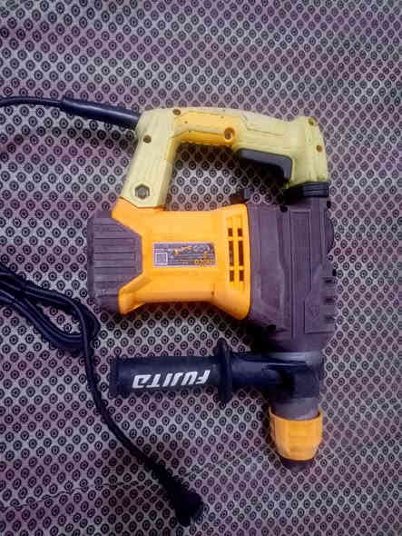 سلام عليكم
دريل همر + تكشير ابل كلج ماركة انجيكو 
نضيف سعر 55 

دريل همر + تكشير ماركة انجيكو 
نضيف سعر 50

دريل تكشير نضيف 
سعر 45

مكان بغداد البلديات يوجد توصيل
رقم واتساب ***********
