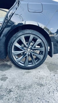 كورلا ياباني امريكي  موديل 2023  فئة se  حادث جاملغ سايق بدون دواخل  و...