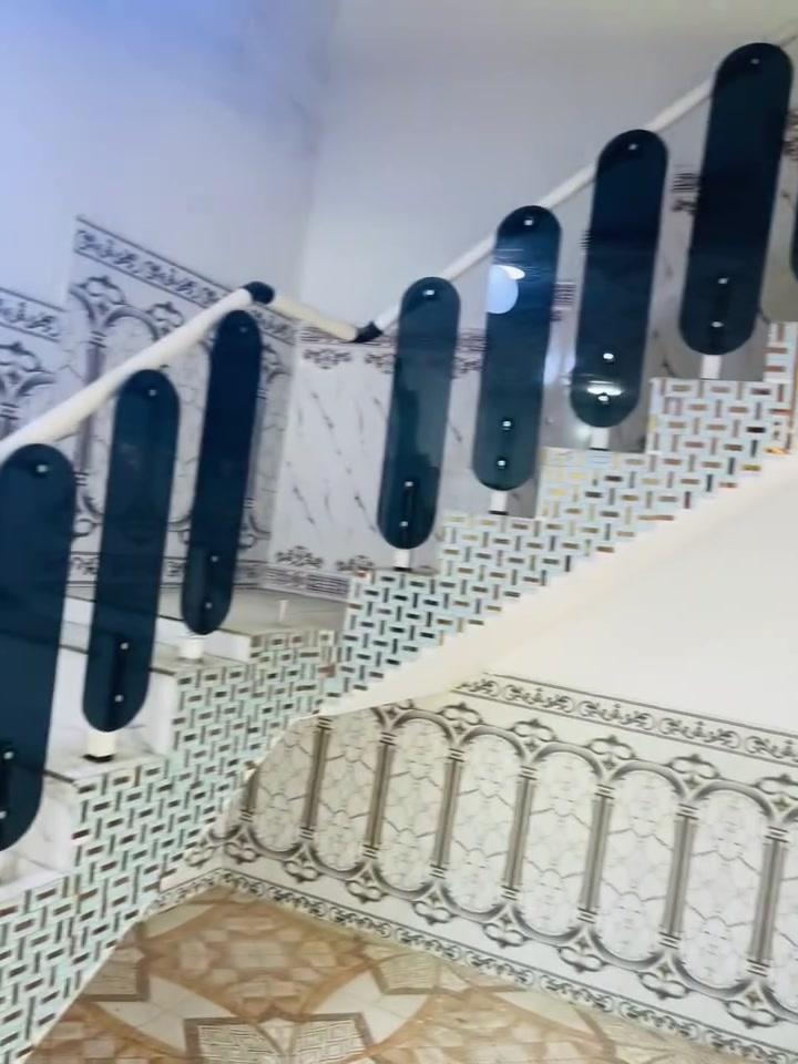 سلام عليكم ورحمة  بيت بجزيره شارع الفيحاء شارع الزهور البيت ١٠٠ متر مربع   استفسار ***********
