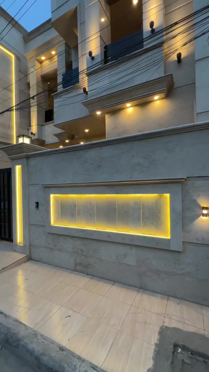 🔴 شركة أملاكنا 🔴   
شريكك نحو عقار آمن
🌹 بيت  درجة اولى  للبيع 🌹
دار للبيع بمساحة 150   م واجهه   7.5 م 
في السيدية -  مربع الضباط
قرب شارع الكويتي 

 يحتوي على :
كراج  و صالة   وهول و مطبخ  حار وبارد  
  و غرف نوم عدد 4 وخدمات صحية عدد 4

✅ السعر :  علق بـ رقم ( 1 ) ليصلك السعر

wa.link/myprlh. 🟢 واتساب👇

للأستفسار 
مراسلة الصفحة او الاتصال على الرقم 
☎️ ***********  - *********** ☎️
او مراجعة شركة املاكنا للاستثمار العقاري 📍
في السيديه شارع 40 جهه الاطفاء
لتحميل تطبيق املاكنا
ايفون🔴
https://apps.apple.com/us/app/emlaakna/id6479361703
اندرويد🔴
 https://play.google.com/store/apps/details?id=com.emlaakna.application

#عقارات #اكسبلور #مساحة #بغداد #عقارات_بغداد
