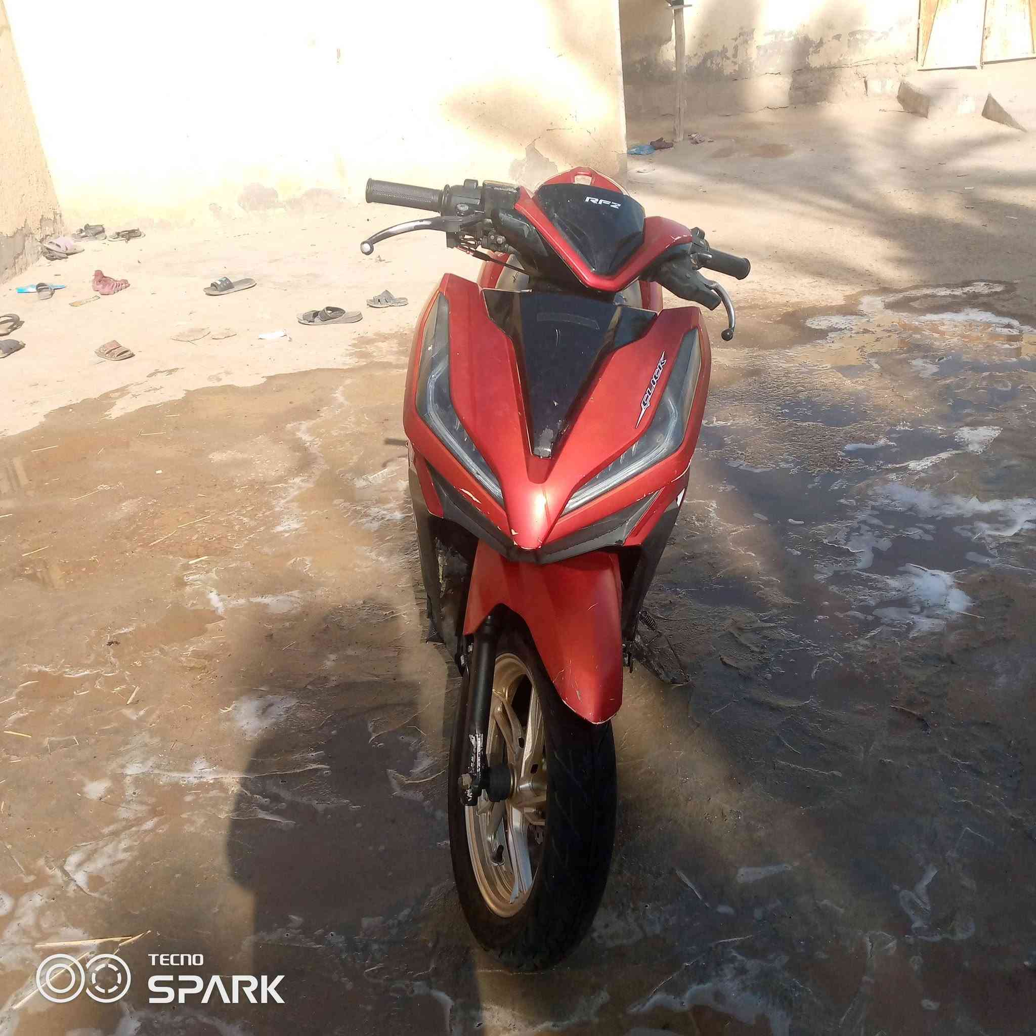 سلام عليكم دراجه البيع انوع هونده كليك دراجه نضيفه مكينه ما مفتوحه مكاني السماوه المجد رقم المبايل ***********والخاص مفتوح السعر 650وبيه مجال
