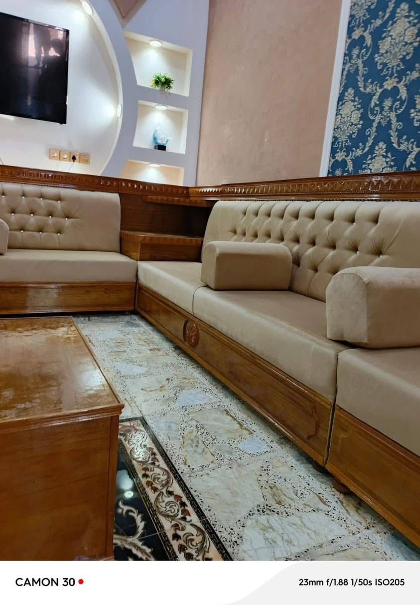 تنزيلات
---------
بمناسبه الاعياد ..وفضل الله علينا ..
يعلن معمل العرجان للدواوين عن تخفيضات كبرى لدواوين الصاج .لزبائننا الكرام .. 
#سعر_المتر_ديوان_صاج_هو
(١٣٥ ) الف للمتر الواحد لكافه تصاميم
______________________
المواصفات
خشب جام روسي ..وبلاويد صاج تركي.
#خامات حسب الطلب ،الوان والنوعيه ومن ارقى المناشئ
[(قديفه ،شانيل،مشجر،خاولي،كابوي،مرمري،)]
#والوان الاصباغ حسب طلب ..
كافه الوان الاخشاب ..
الاسفنج مميز اول وبضمان خنس سنوات ..
#اي تصميم ونقشه وحسب رغبه الزبون هو ١٣٥ الف للمتر  ..
رضاكم عنا هو مانطمح وعملنا مايميزنا ..
نتميز بكم ..
موفق العرجان 
***********
***********
نمنم
***********
