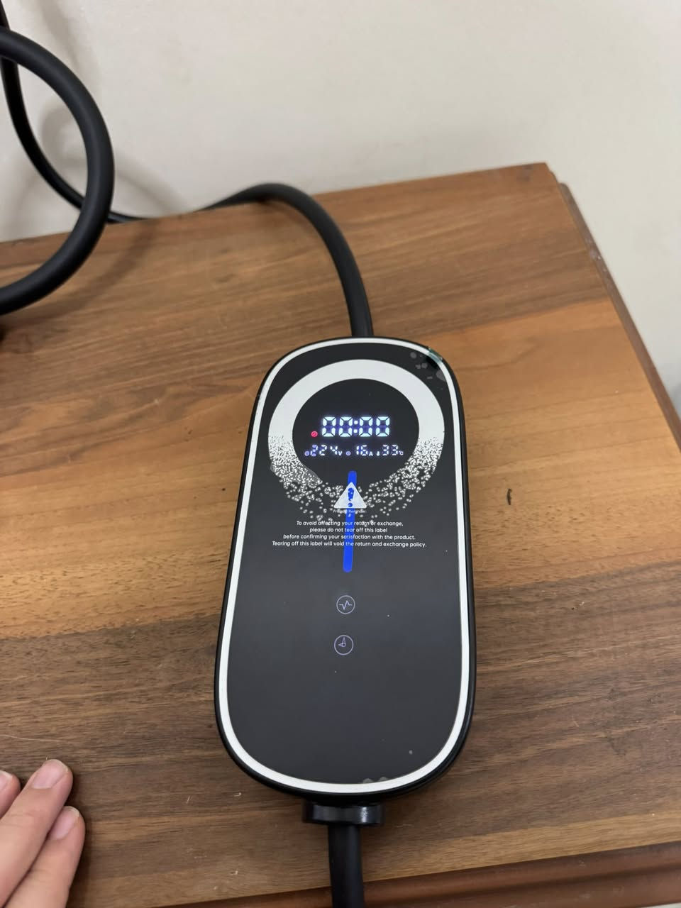 شاحن سيارتك بدون ايرث 

🔌  16 أمبير متغير يمكن تحكم في امبير
تحكم سهل يناسب قدرة المنزل.

يوجد 32 امبير
🛡️ ضمان سنتين
ضمان كامل لمدة سنتين.

📜 شهادات جودة وسلامة

* الشهادة البريطانية: السلامة وفق المعايير البريطانية.
* الشهادة الأوروبية (CE): الالتزام بمعايير الاتحاد الأوروبي.
* الشهادة الأمريكية (UL): أعلى معايير الأمان في أمريكا.

📥 للطلب أو الاستفسار، راسلنا عبر الرسائل أو اتصل على ***********
