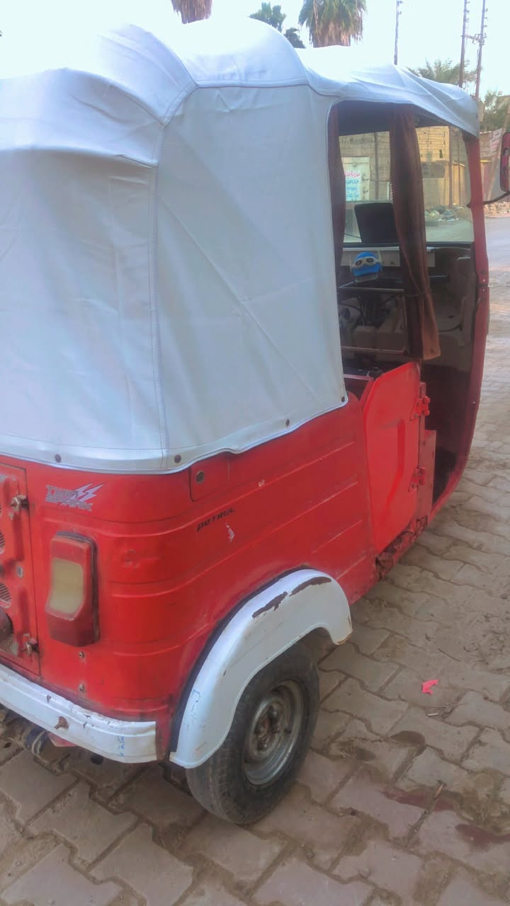 تكتك موديل 18للبيع  رقم وسنويه رقم بغدادالسعر 5مليون  مكاني بغداد الدوره 
***********
