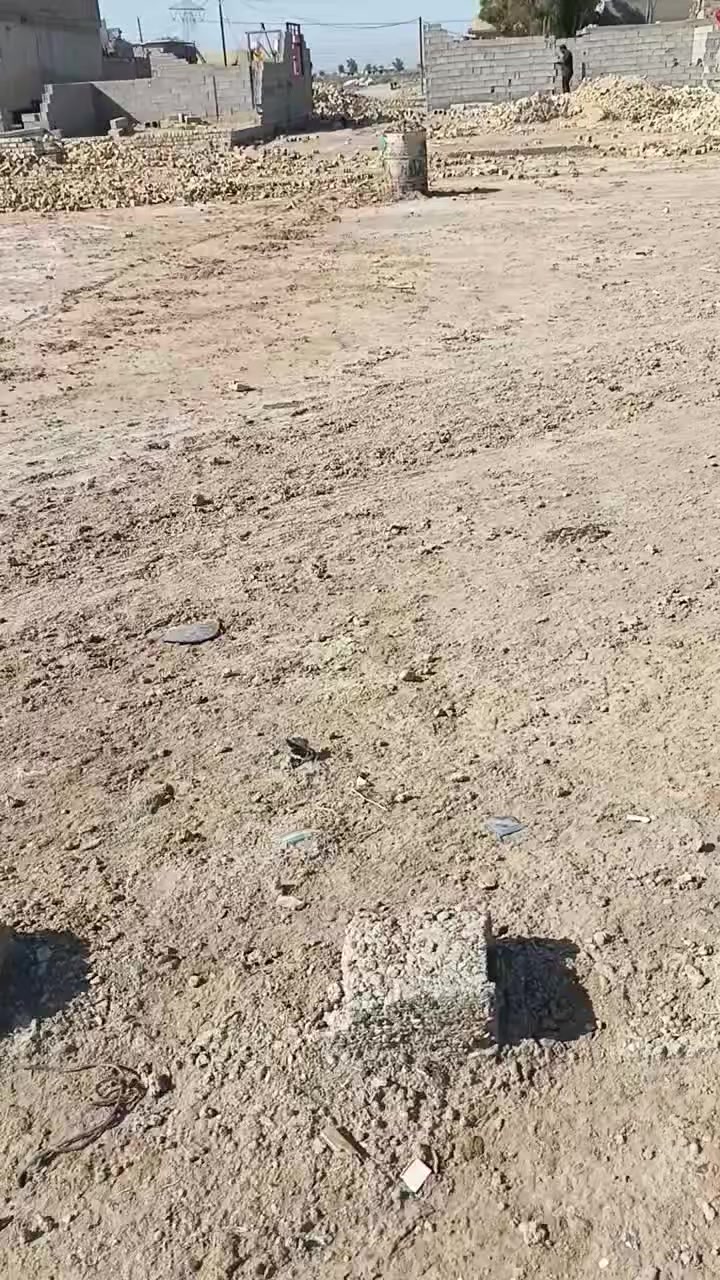 السلام عليكم
قطعة أرض مساحة 200متر مقابيل النازحين خط الثالث 
للاستفسار اتصال ع الرقم ***********
