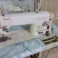 ماكينة خياطة صناعية • GEMSY • مكاني بغداد