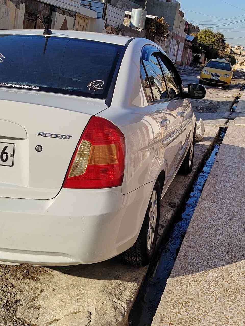 اكسنت موديل 2010
بدون ضرر وبدون صبغ  حيل حلوه احله من صور 
محرك 14 كاربون بانزين طخم تايرات جدد سياره فول دواخلها جدد طك 
سعر 108 وبيها مجال 
***********
***********
