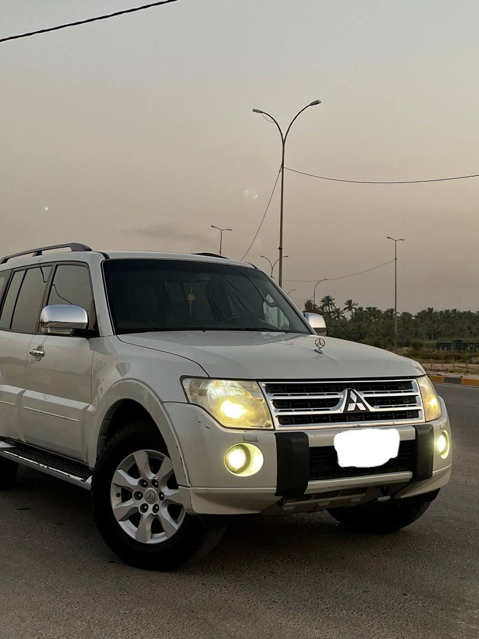 باجيرو 2010 للبيع
السيارة حبتور فول مواصفات 
السيارة كفالة عامة 
خالية من الرصعات والخياس والحلوب
سيارة جديدة 
ممشى ٢٦٦
🔴عليهة منضومة غاز انسى الصرف🔴
مزروعة عدسات ضوة نهار
رقم بغداد باسمي رقم انكليزي جديد تحويل ثاني يوم
مكان السيارة حلة
للاستفسار ***********
رجاءا بس الشراي يتصل
