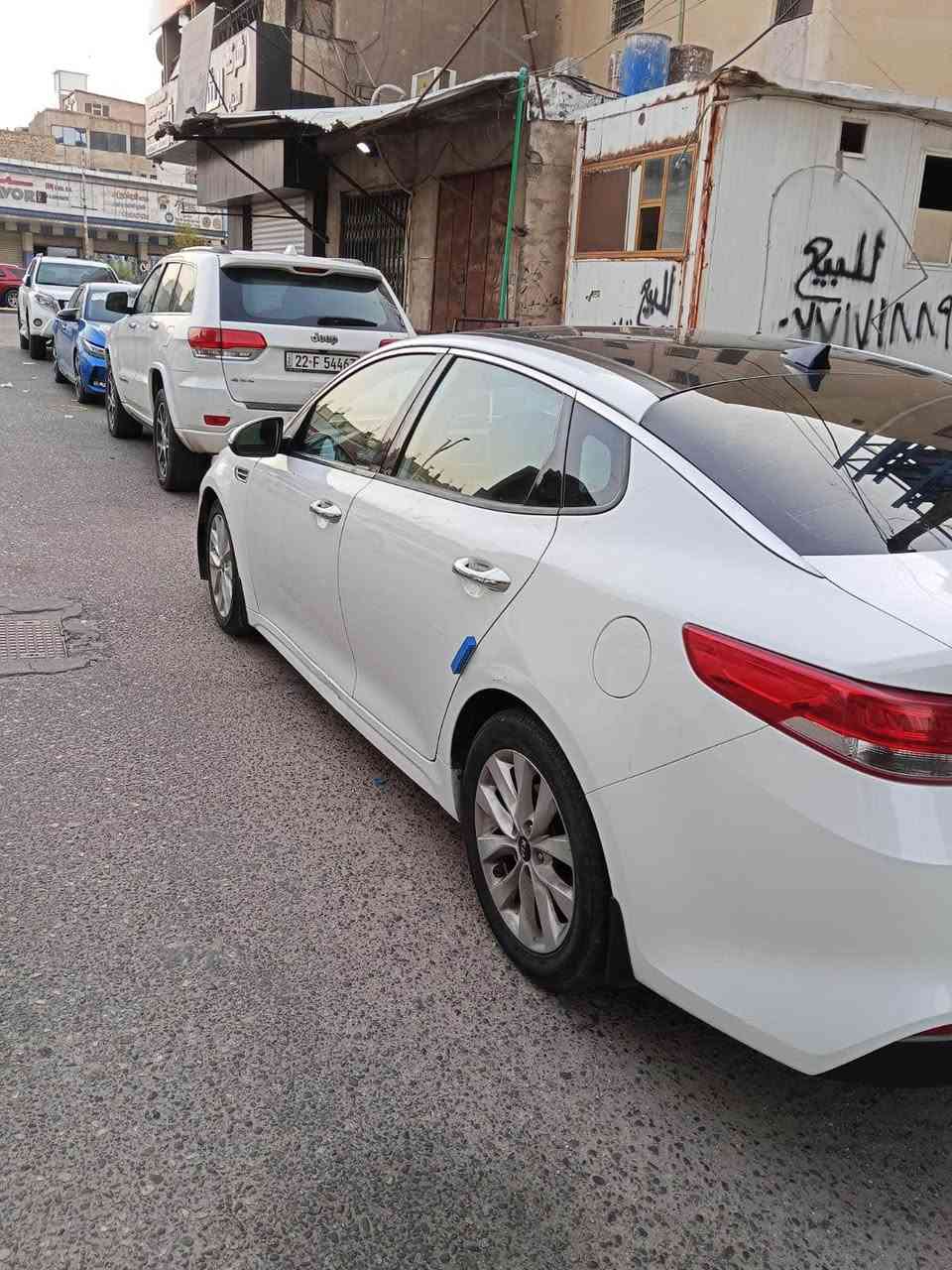 سلام عليكم 
كيا اوبتيما موديل 2018 فئة EX فوول مواصفات للاخير 
السيارة جاهزها محرك - كير - تبريد - كهربائيات 
السيارة فول مواصفات رقم بصرة تحويل ثاني يوم 
مواصفاتها :- 
بنورما - بصمة تشغيل - بصمة ابواب - كشنات كهربائية تدفئة + تبريد - اوتو هولد - تحكمات ستيرن 
السيارة وارد امريكي محرك 2400 GDI لا تنقيص ولا تبخير وعليها برمجه مال دوانز يعني عادي محسن تمشي حادثها بسيط ايرباك ستيرن طاك وراجع سستم سيارة بيها باب عكس سايق مرشوش ومدكر عكس سايق وبنيد سيارة جاهزه وما ناقصها برغي ماشي 107 الف 
السيارة عارضها ب120 وبيها مجال للشراي 
مكان السيارة بصرة 
بيع او مراوس 
للاستفسار : *********** البصرة, العراق

