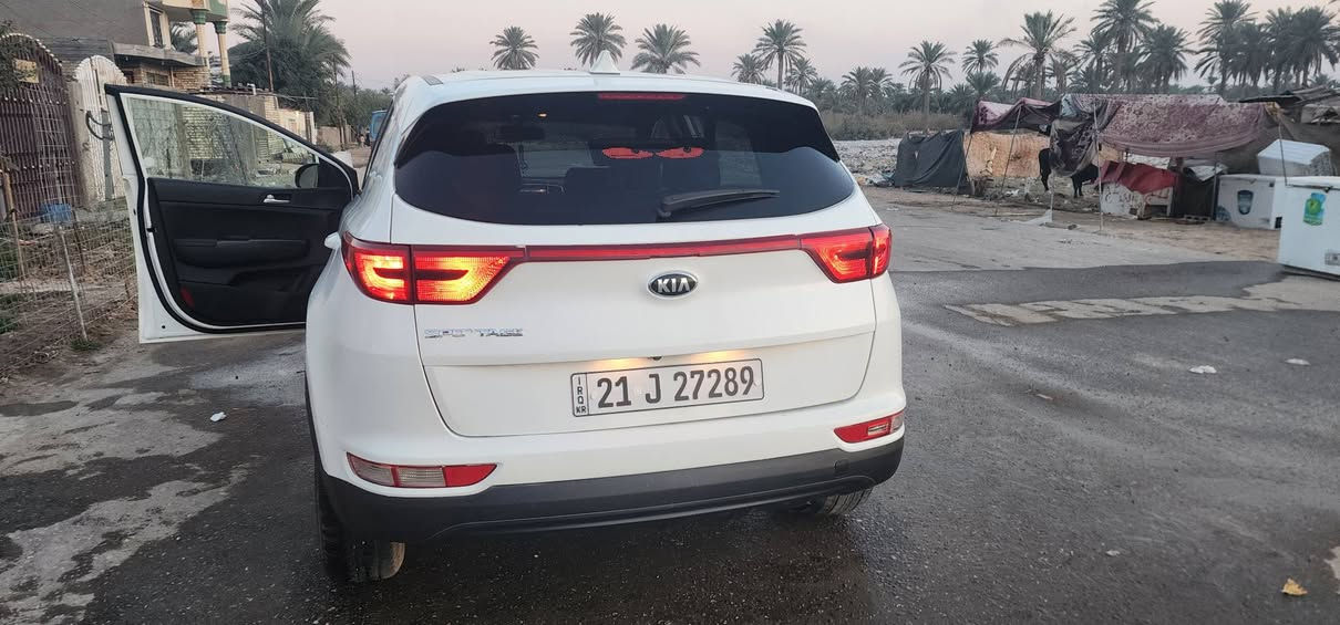 السلام عليكم..
سبورتج ٢٠١٧ امريكي

ماشيه ٩٣ الف ميل 

باسمي تحويل شوكت متريد 

رقم سليمانيه 

مكانها بابل المسيب 

١٦٥ بيها مجال
***********
