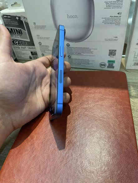 السلام وعليكم ايفون 13 عاددي استخدام قليل بطارية 92 ذاكره 128 شخط مابي ومكفول وانطيك ضمان كلشي شغال بي تجي تفحصه وتشوف لان حجمه معجبو البيت سعره 500 وبي مجال او مراوس بـ 13 برو ماكس بي كسر بسيط او شغلات بسيطه او 12 برو ماكس نضيف 
مكاني بغداد جزيرة بغداد السياحيه 
رقمي ***********
