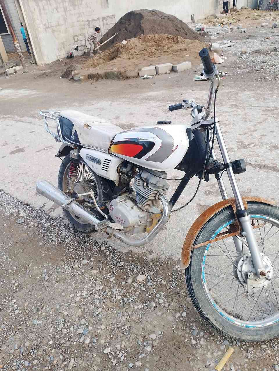 إسلام عليكم متاخ مطور اراني خمس 99999 شرط تحريكه و معدل السعر 230 وبي مجال حك جيتك الرقم ***********
