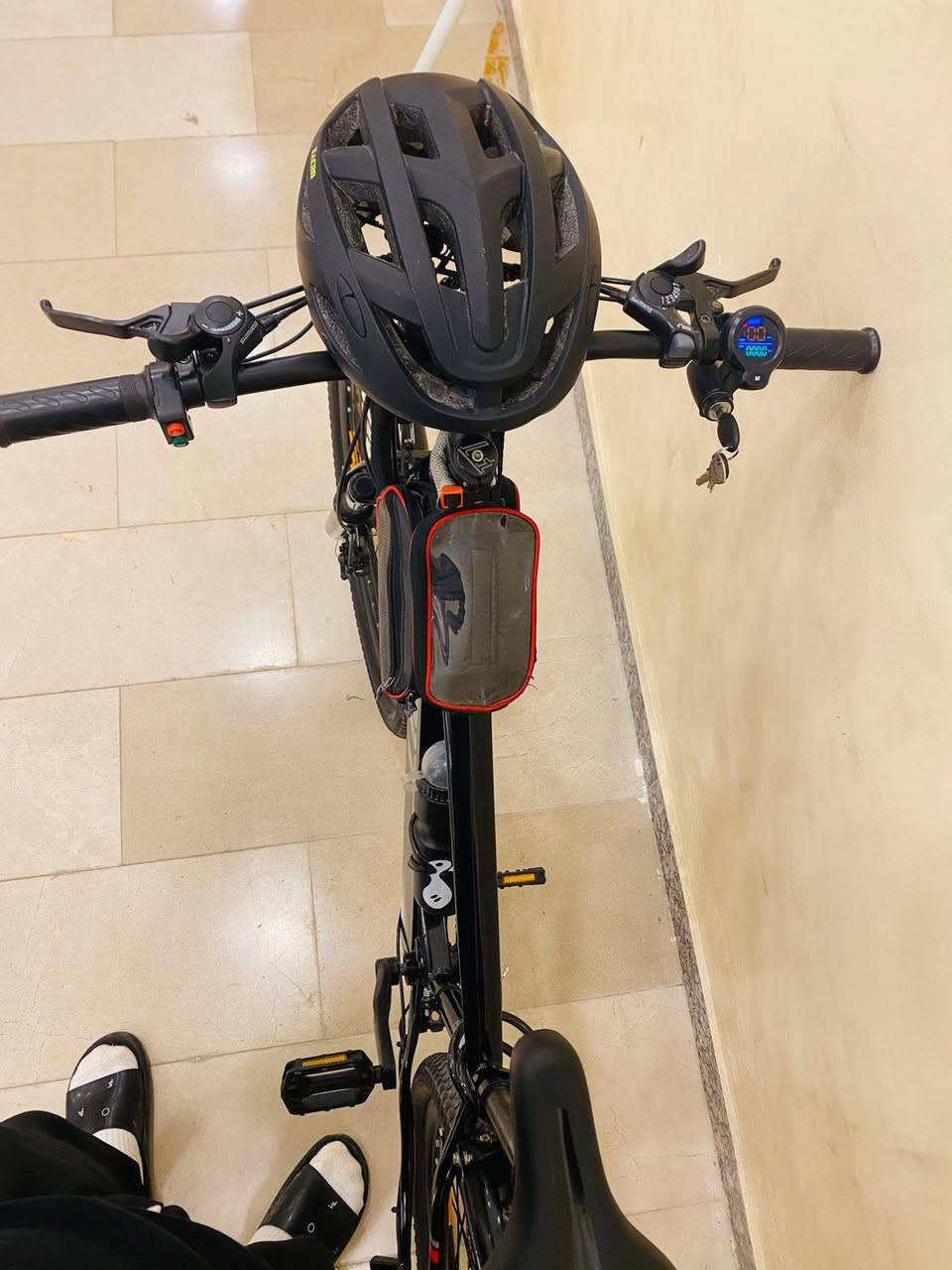 للبيع: دراجة كهربائية KTM 🚲⚡
الحجم: 28 إنش
السرعة القصوى: 20 كم/س
المساعد: بايدر (Bafang)
بطارية قابلة للشحن
فرامل قرصية قوية
تصميم جبلي متين وعصري
ملاحظة: الدراجة بحالة ممتازة وجاهزة للاستخدام مباشرة.
💰 السعر  700.000 ألف قابل للتفاوض للجادين فقط
📞 للتواصل: [***********]

ملاحظة مستخدمة اسبوع فقط
