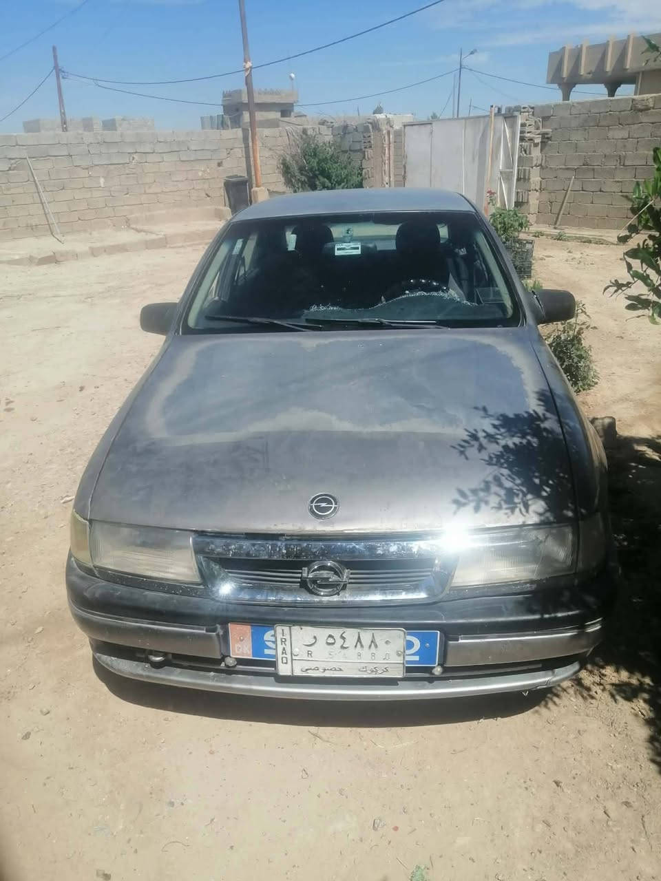 السلام عليكم للبيع اوبل حجم 20 كير ومحرك بشرط سياره جاهزه شرط الوكاله وتحويل سعره 22 وبيه مجال اني مكلف بنشر اتصل ع رقم ***********
