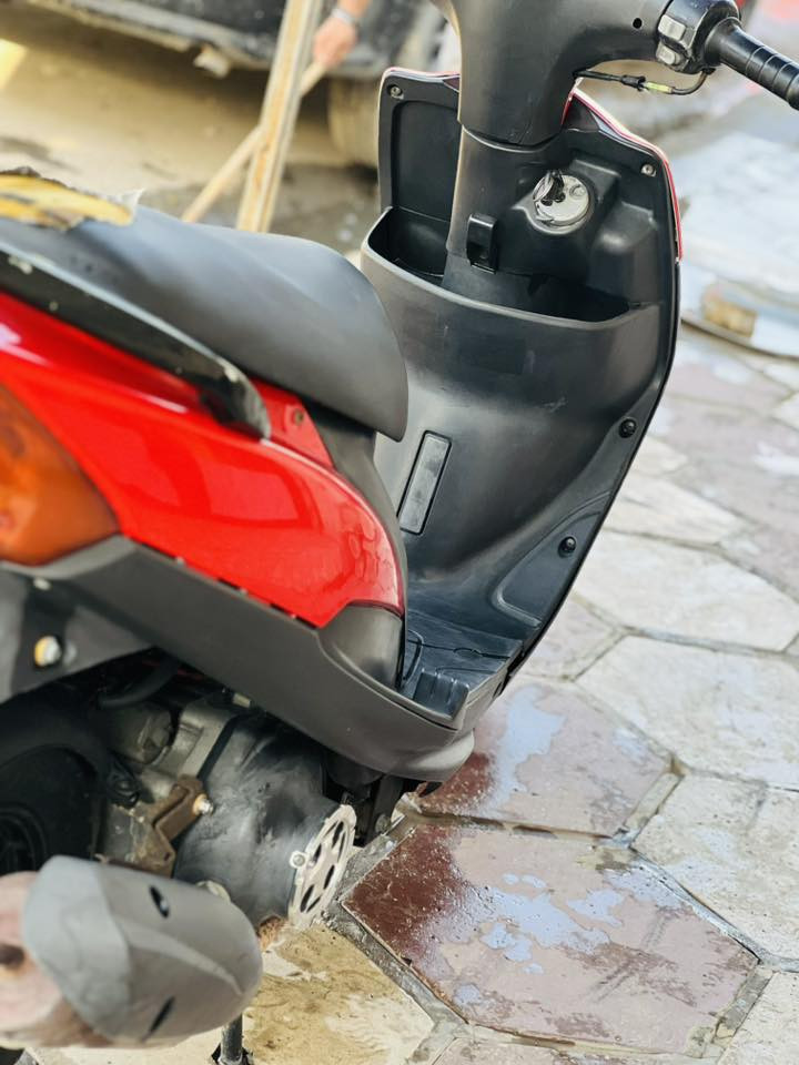 سلام عليكم دراجه ماكس عدله الدراجه نضيفه شوفت عينكم مكينه مكفوله الدراجه بيها تزويد خارجي هاي الفرات خالها لجماليه البلادي مالتها موجود لونه اسود اشاير اربعه ولف ويل كب جاي وياها شلعه و معدل الدراجه كلشي مناقصها  صارلها شهر من نازله من الرمبه
العنوان/بعقوبه حي المهندسين خلف سجن الاصلاحي 
الخاص مقفول 
الرقم بي واتساب/***********
السعر 750بيها مجال
