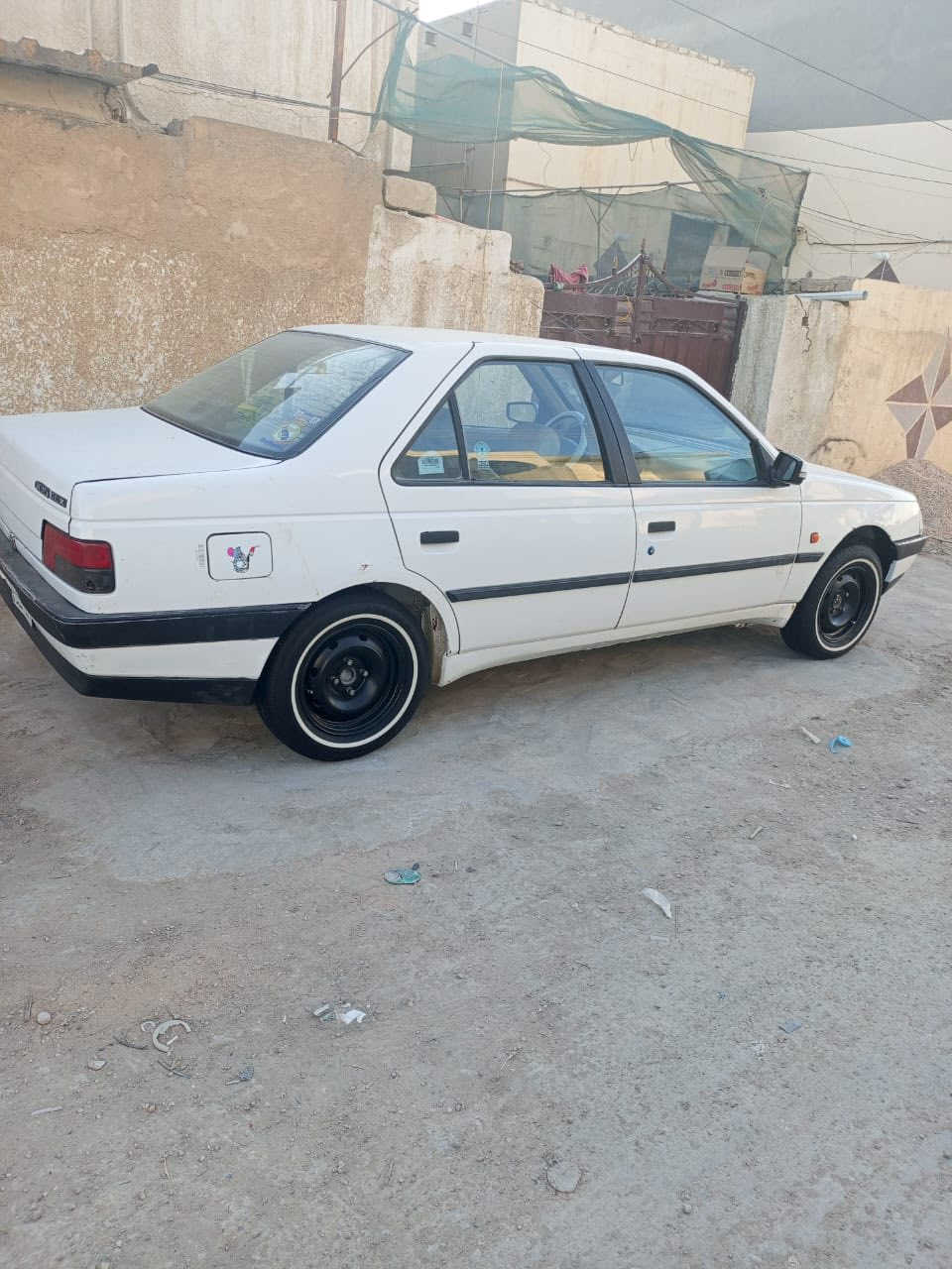 السلام عليكم من رخصة الادمن بيجو 405مكفوله كفالة عامه من كلشي كير او مكينه او تجم تاير تدفه او تبريد ويه السويج والداخل عسلي اي نقص ماكو العنوان بابل السعر عله الخاص الرقم ***********
