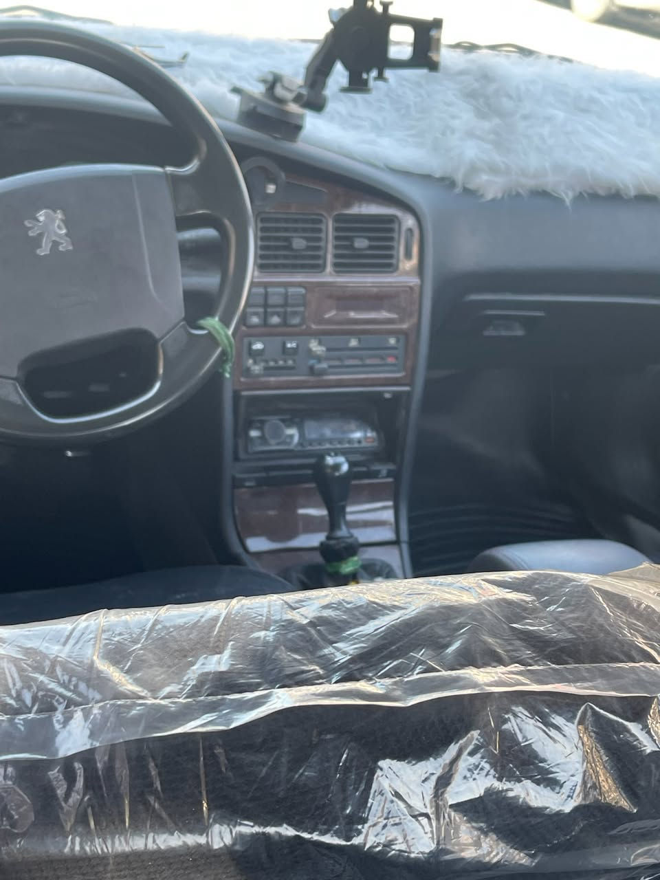 شعندك مراوس   ماسدس نزل 
 بيجو بارص 2015 سياره بأسمي جاهزه كير محرك تبريد  مكينه فرنسي  خير من الله بيها طخات بسيطه معدله بارد بنيد طاير مبدل رقم انكليزي بغداد مصفره غرامات  كبل للشارع متذب عليها ربع السعر 42 بيها مجال

 ***********  العنوان بغداد الجديده
