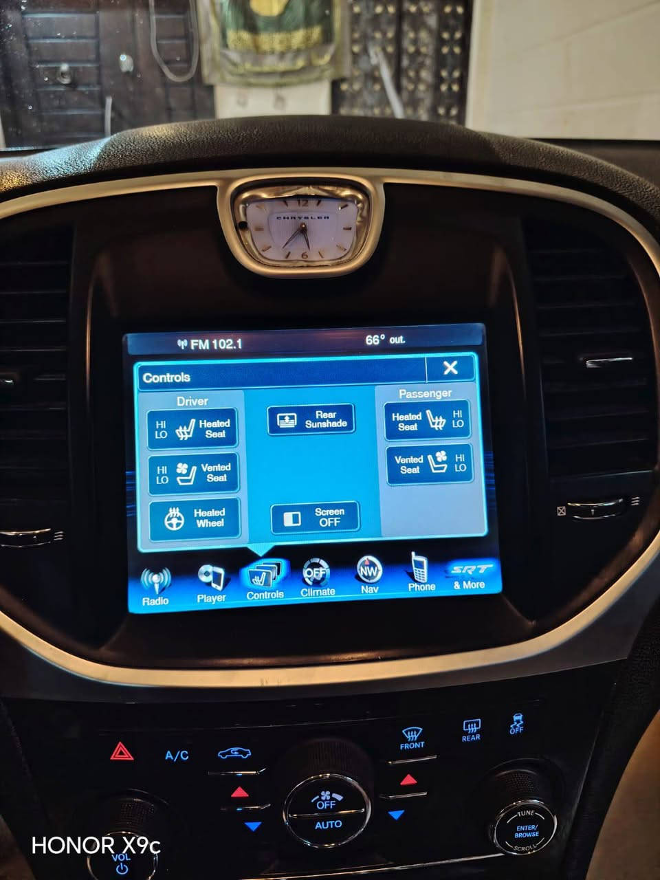 سلام عليكم اوبامه سي موديل 2013 مكفوله كفاله عامه ماشيه 192ميل رقم سليمانية بسمي تحويل ثاني يوم فول موصفات عدا لبنوراما تخم تاير جديد حداديه امامي خلفي كارتون *********** السعر 190بيه مجال حك الجيه
