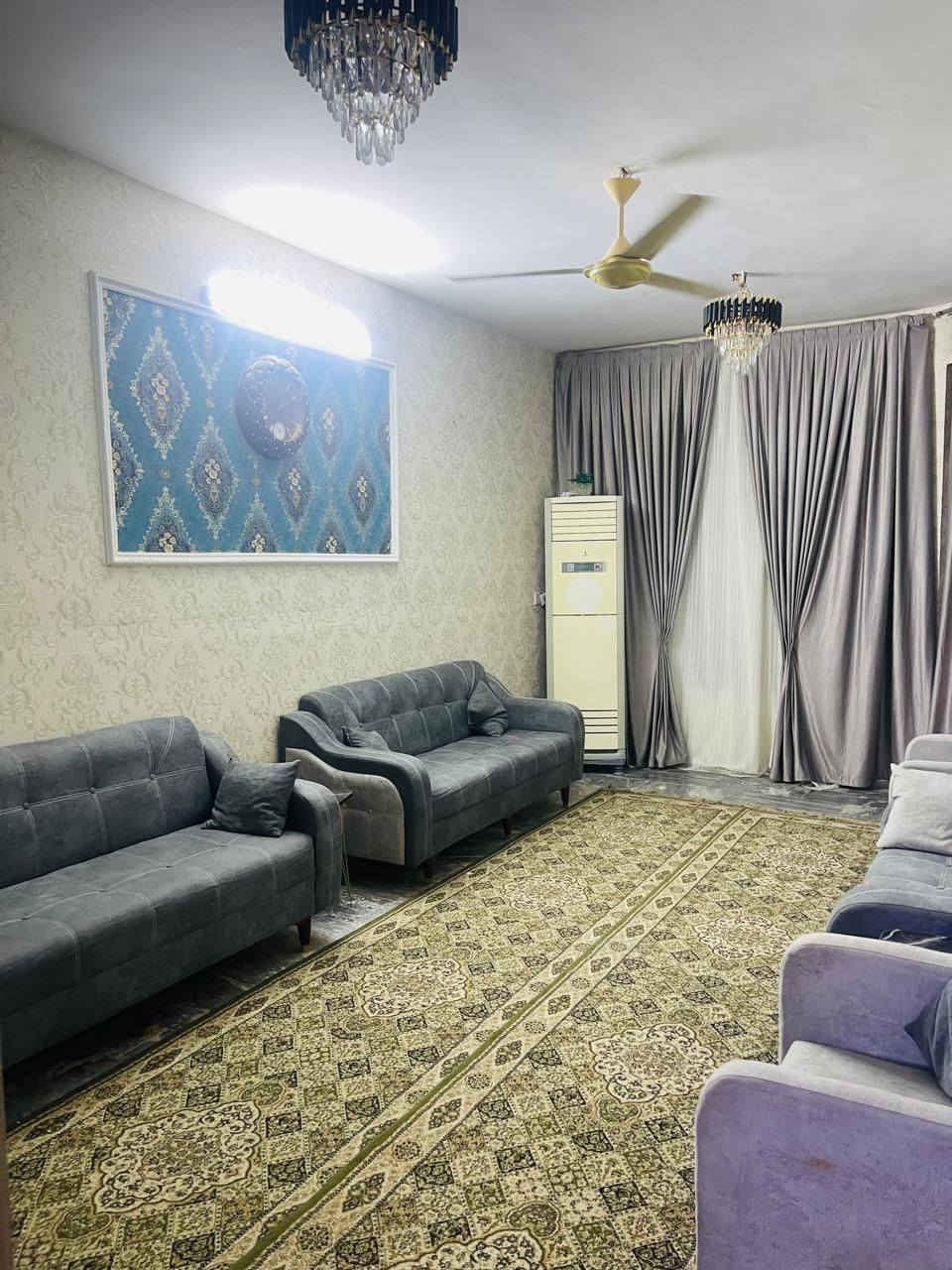 السلام عليكم ورحمة الله وبركاته دار للبيع طابو صرف المعلمين خلف مجمع الشام الطبي بيت  طابقين بي 6غرف نوم وستقبال ومطبخ وصاله وخدمات ‏‪***********‬‏
