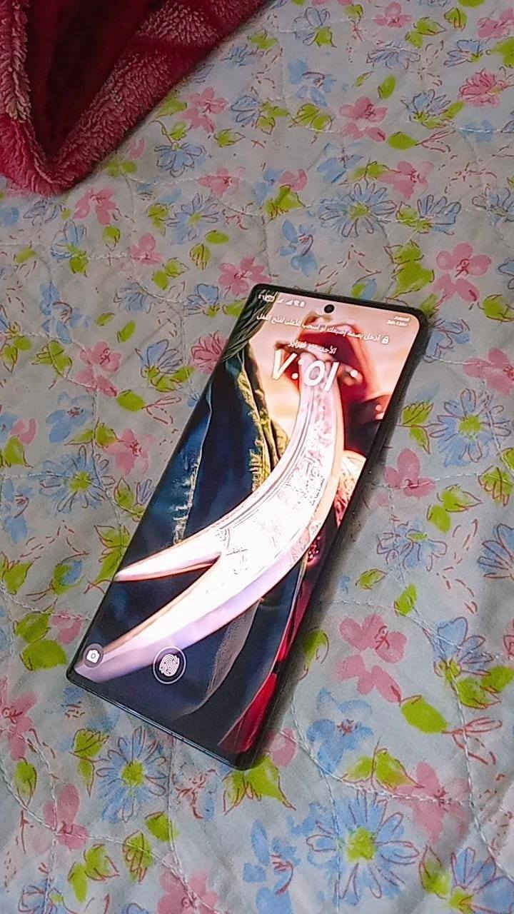 هونر 70(5g)
الشاشة: 6.67 بوصة، OLED منحنية، FHD+ (1080×2400)، معدل تحديث 120 هرتز.
المعالج: Qualcomm Snapdragon 778G Plus 5G (6 نانومتر).
الكاميرا الخلفية: ثلاثية: الرئيسية 54 ميجابكسل (IMX800) + واسعة وماكرو 50 ميجابكسل + عمق 2 ميجابكسل.
الكاميرا الأمامية: 32 ميجابكسل.
البطارية والشحن: 4800 مللي أمبير، تدعم الشحن فائق السرعة 66 واط.
الذاكرة والتخزين: مساحة تخزين 128مع8 داخليه
ببجي 60فريم 
 سعر جهاز 150وبي مجال جهاز مبدل ضهر فقط شرط مالت تفصيخ اصلي


**إذا كنت صاحب هذا الإعلان وتريد حذفه لأي سبب، رجاءا أرسل رسالة إلى الدعم الفني**