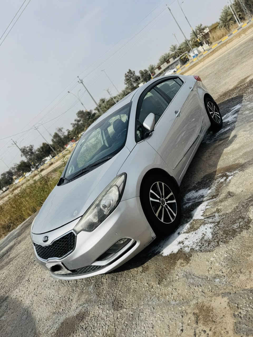 السلام عليكم 
سيراتو 2015 خليجي رقم بغداد 
موصفات يراني vip فول الفول 
محرك 2000دوش شرط ممفتوح 
سياره جاهزه وكل نقص مابيه 
السعر 128 وبيه مجال بسيط للشراي 
اي استفسار اتصل ب ***********
مكان سياره كربلاء
