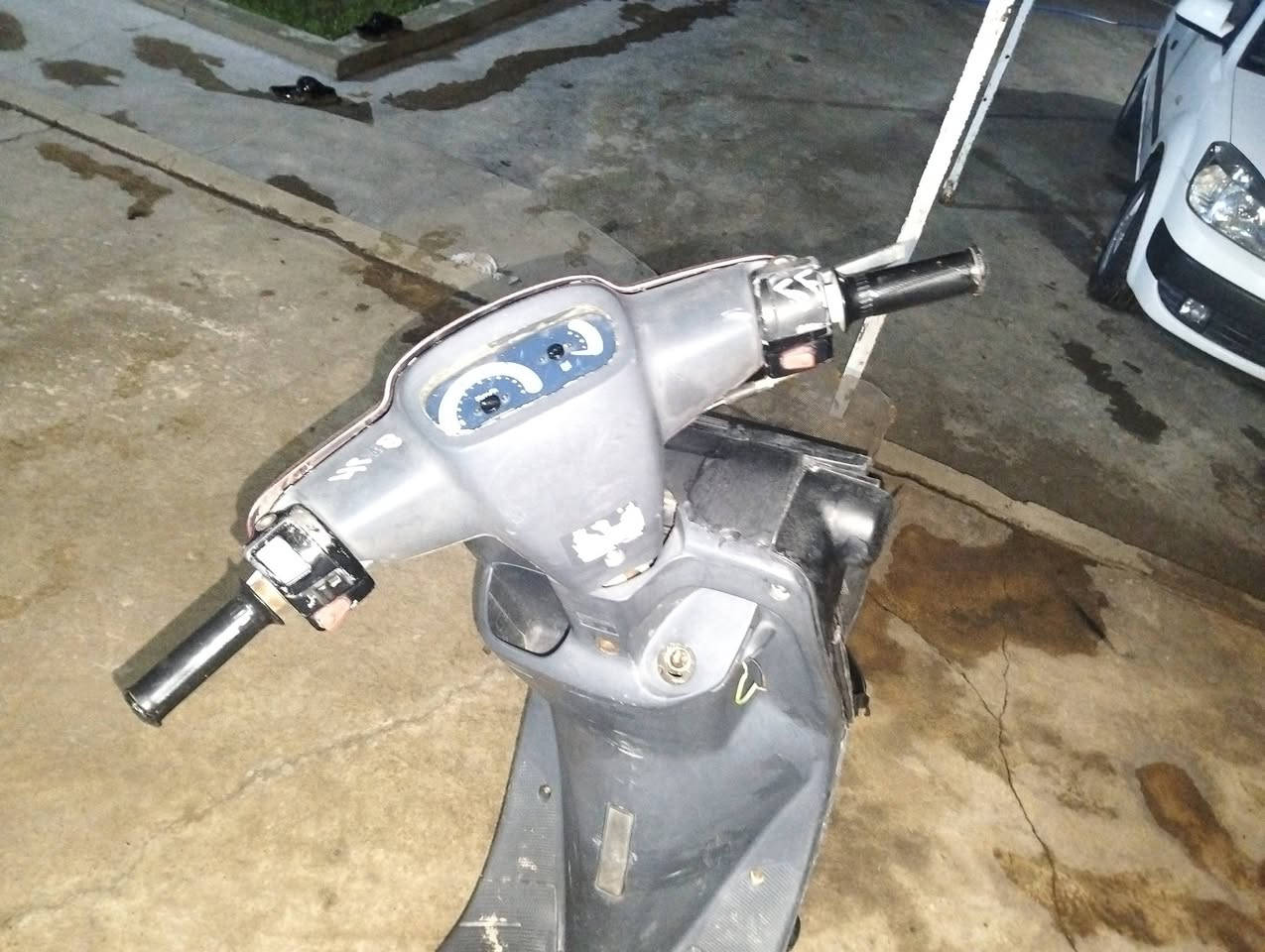 السلا عليك مطور بزونه للبيع
لون احمر شرط هندر واحد وتمشي اتريو للشيخان 
شاصي شرط  كهربيات كله شغاله  بس الكلجات خلصانه اردلو تبديل  السعر 180 وبي مجال  مكان موصل حي القاهرة  رقم ***********
