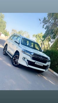 لاندكروز GXR • موديل ٢٠١١ • ٢٩٠ الف