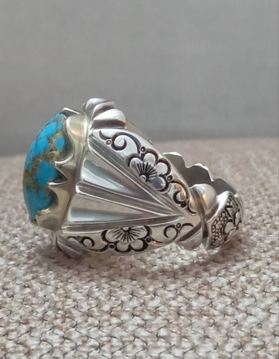 تحفه نيشابوري ثقيل السعر 90 قفل جوه ال 90 مابيع مكاني بغداد زعفرانية توصيل ماعندي


**إذا كنت صاحب هذا الإعلان وتريد حذفه لأي سبب، رجاءا أرسل رسالة إلى الدعم الفني**