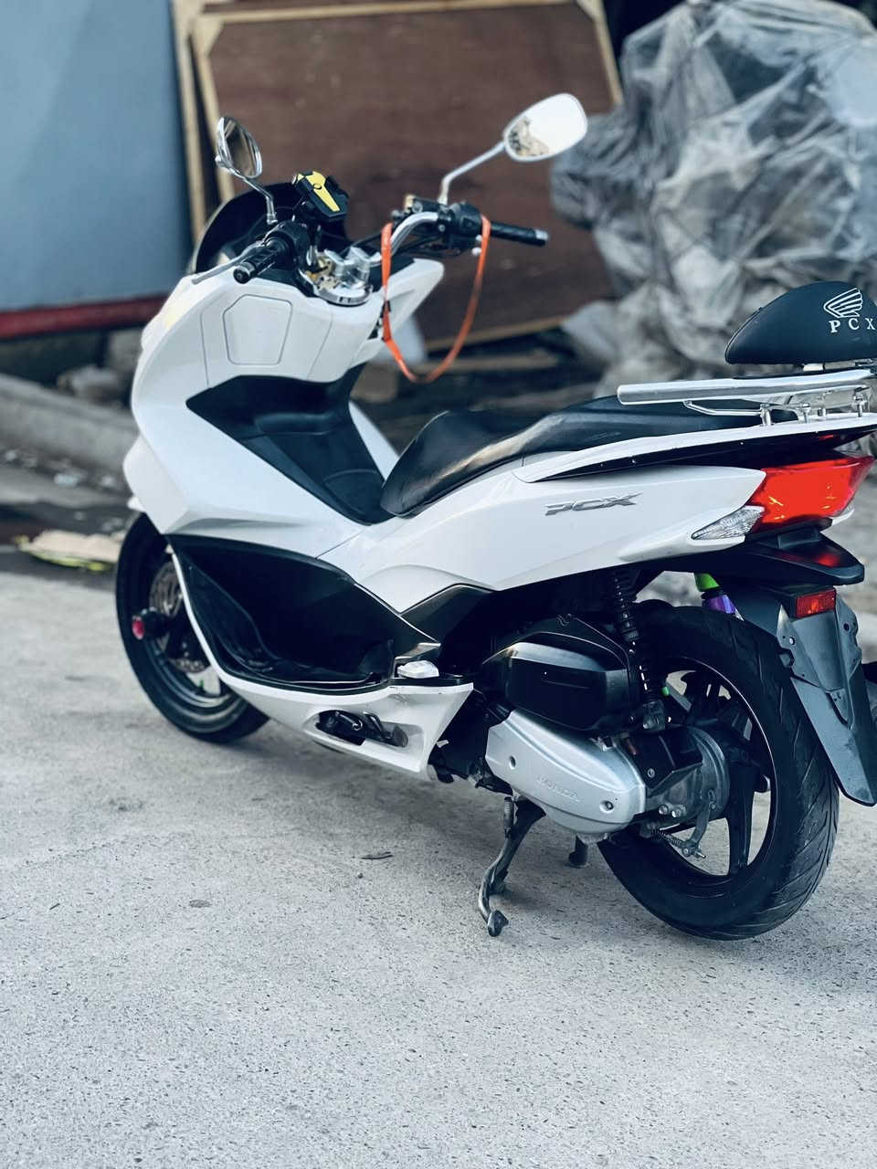 بي سي اكس جيل الثاني ياباني ياباني JF كفاله بالمكينه ما ممدود عليها سبانه و لا ملعوب ببرغي كفرات كلها بلاديه
دراجه حلوه بمعنى الكلمه حتى احلى من الصور كلشي بيها شغال بيها حساس ازدحام و ستان كهربائي سعرها 1950 بيها مجال للطيبين (***********) مكاني بغداد ..
