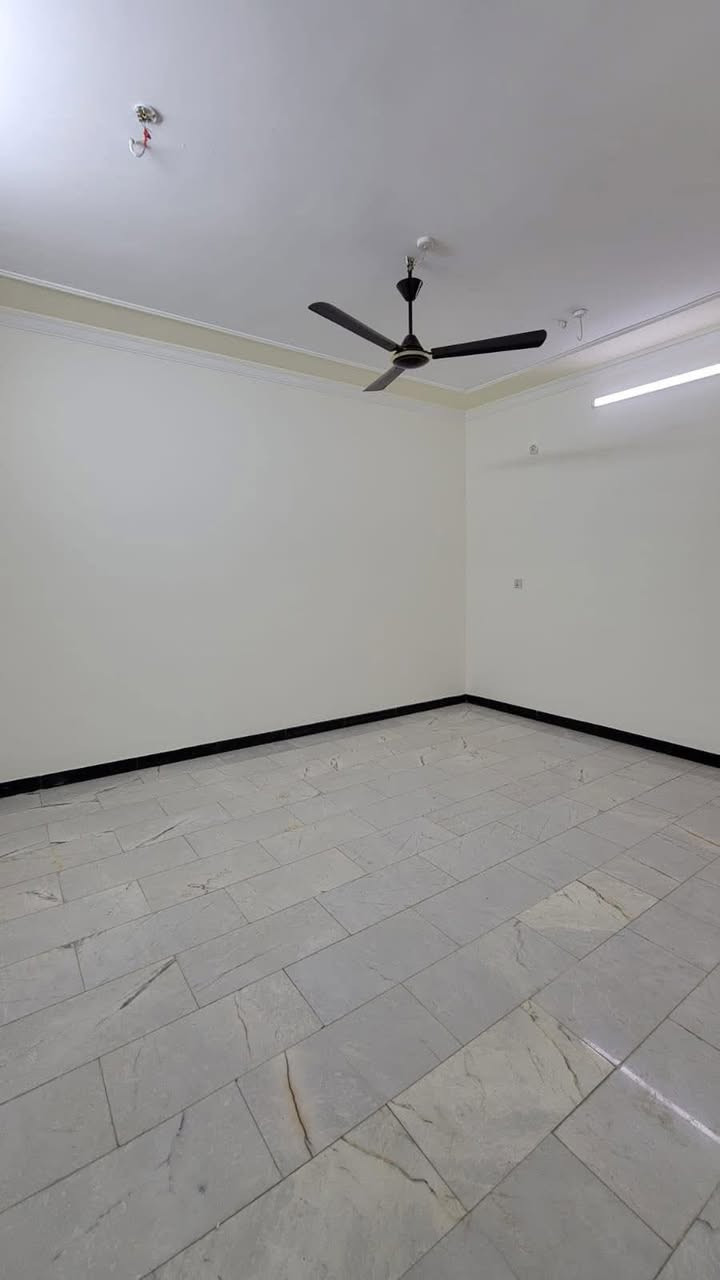 📢 منشور رقم: ((621))
💎 للإيجار في السيدية 💎
🏠 مكتب المتحدة للاستثمار العقاري
بيت💒 طابقين  مساحة 100متر      
يتكون من:. 
💠4 غرف نوم 
💠 صالة واسعة
💠 مطبخ 
💠 خدمات عدد2
💠كراج 

بدل الايجار مليون وربع 
📍 الموقع: السيدية مربع تبوك 

————————————
📞للاستفسار:☎️ ***********

📍 موقع المكتب:
 السيدية – قرب  مجمع السفير 

🏢 المتحدة للاستثمار العقاري
