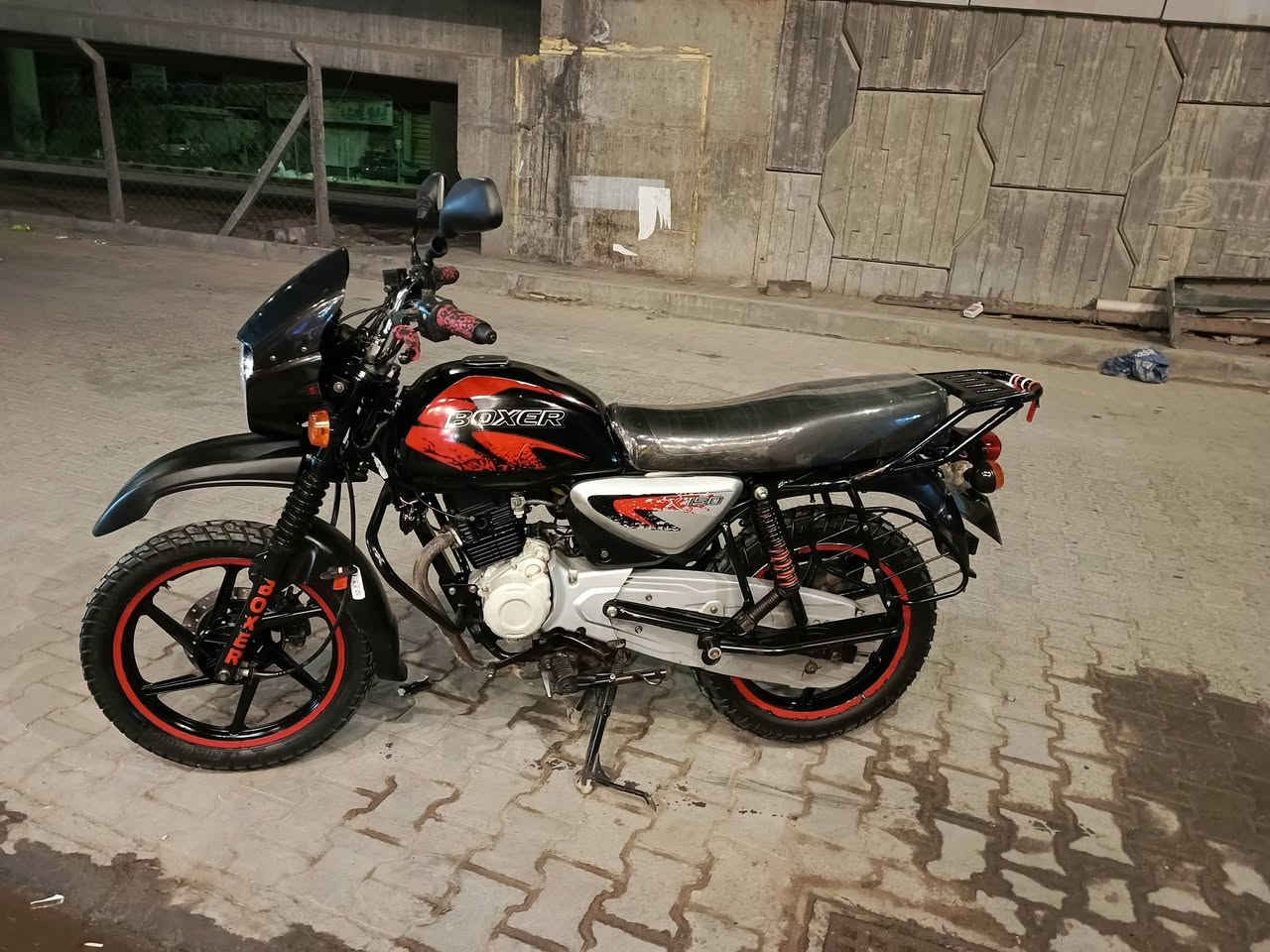 للبيع بوكسر جبلي مديل 2023 طالعه بل 25 أوراق اصولي وكيله بالخان بسمي فول نضافه جديده و جاهزه مجهزه كهربائيات كلها شغاله مكان نجف سعر مليون و 250 و بيها مجال ***********
