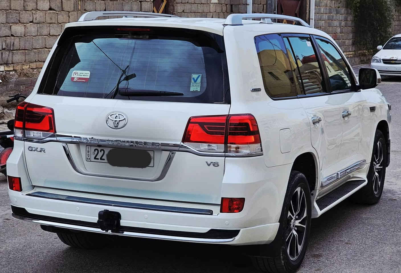 لاندكروز موديل 2019. رقم اربيل الجديد تحويل مباشر ماشيه 100الف فقط
كفاله من الصبغ  والسونار مرفق بالصور
فول مواصفات 1/1.    محرك 6V
بصمات ابواب 
فتحه سلايت
كشنات  كهرباء ثلاث حركات 
كشنات جلد اصلي
شاشة بلادي 
زراكات
اشارة لكزز
مري قلاب
مري شفط
جنطه شفط
شاحن 
دبل ماوس
مثبت سرعه
سبعه راكب
ثلاث قطع تبريد
مطفايه حريق
8ايرباك
حساس امامي
حساس خلفي
تحكمات ستيرن كامله
كامرة دواره
السعر((465)) مكان السيارة كربلاء اتصل ع الارقام
***********
***********
