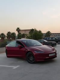 للبيع Tesla Model 3 Highland 2025 سنكل ماطور  لونك رنج تمشيك 620km  ال...