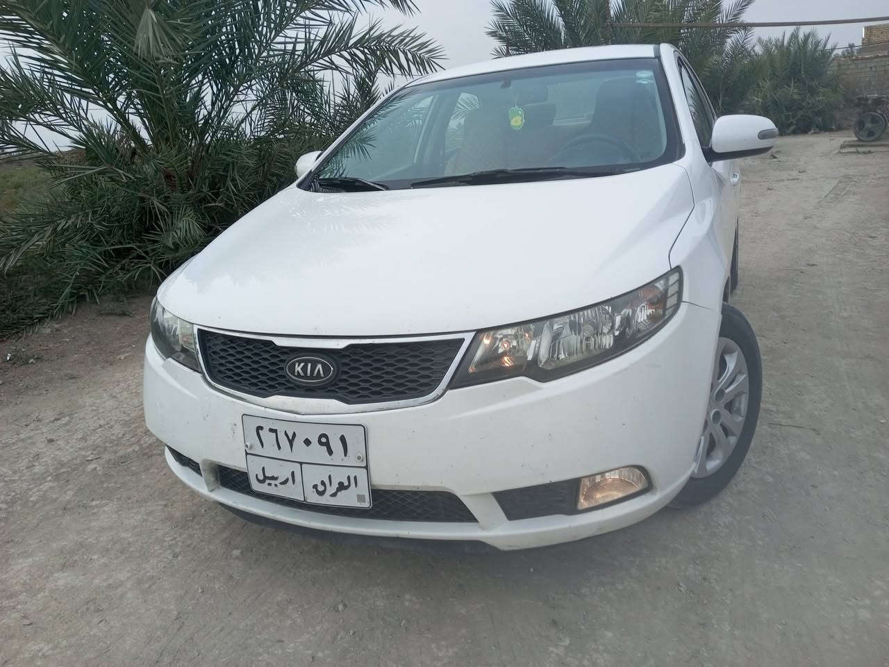 السلام عليكم سياره للبيع كيا سيراتو مديل 2010 خليجي سياره جديده ونظيفه حداديه جديده تخم تاير جديد رقم اربيل المالك موجود شوكت تريد تحويل لسعر 94 وبيه مجال مكان السياره بابل لشراي يتصل على الرقم ***********
