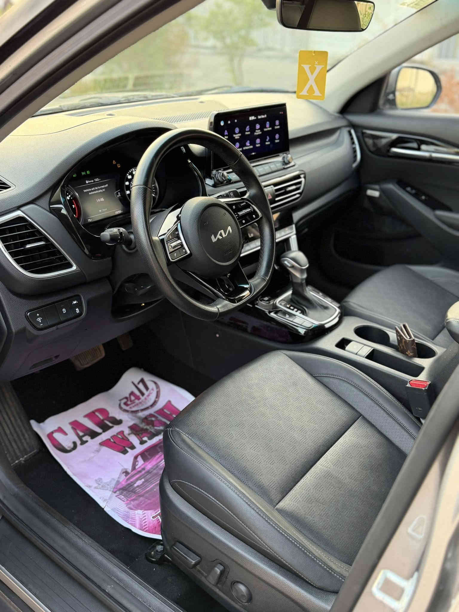 كيآ سيلتوس 2023 أعلى فئه SX فول موآصفات بأستثناء السلآيد (ماشيه 18 الف) ضررها بسيط
جميع الأربآكات سليمه ✅ 
أربيل الرقم الجديد ، تحويل ثآني يوم ✔️
الموآصفات :
بصمه ، تشغيل ، أبوآب ، صندوق ،
تشغيل عن بعد ، تحكم ذآتي ،
قطعتين تبريد ، تبريد ثلج ، 
فول كشنآت جلد ، كشنات كهرباء ، 
أنآره داخليه متغيره الألوان 🌈 ، 
رادارات اماميه ، جانبيه ، خلفيه ، توقف امامي خلفي
فول عدسات 4 زنون ، فول لدآت أماميه LED
الأشاره لدآت ، ويل كب گروم مشبك ، 
شاشه تاب كبيره ، سستم صوت سماعات BOSS
دكمه فور ويل ، فول لدات خلفيه وحساسات ، 
دكمه اوتو ستوب ، دكمه تحديد مسار ، دكمه اوتو هولد ، دكمه مانع انحدار ، دكمه ABS , درآيف مود
4 أنضمه قياده ، شحن لآسلكي واير ليس ، 
هاند بريك بصمه ، تتفئه كشنات ، تبريد بيانو ، 
فول تحكم ستيرن ، ستيرن حرف D دعايه ، 
شاشه عرض تعليمات وسطيه ، محرك توربو 🚀
دكمه تحكم اناره ، اشاره مري جانبيه ، 
________________________
السعر 158 مجال بسيط 
المكان بغداد الكرخ للأستفسار 
***********
