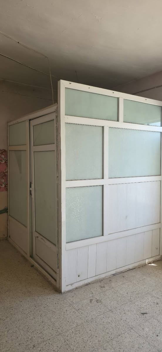 لبيع درج خارجي +15 باب حديد+ابواب بلاستك ***********
